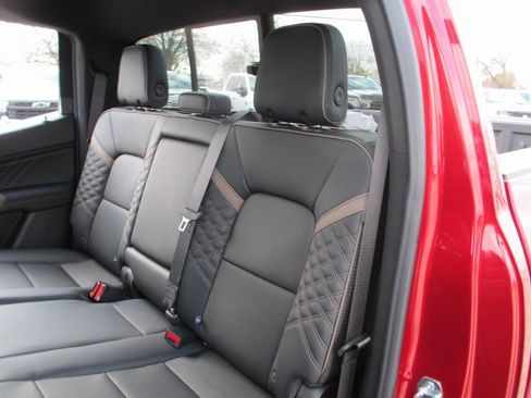 New 2026 GMC Canyon Denali image 13