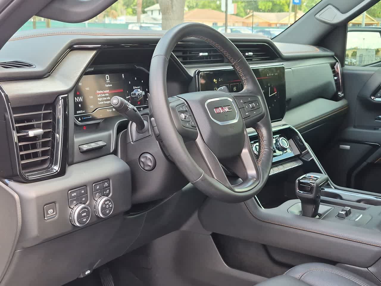 Used 2024 GMC Sierra 1500 AT4 w/ Technology Package AWD/4WD image 10