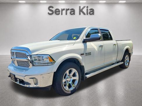 Used 2017 RAM 1500 Laramie AWD/4WD image 1