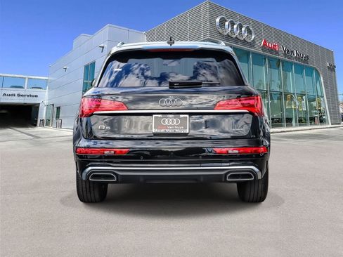 Used 2023 Audi Q5 2.0T Premium w/ Convenience Package AWD/4WD image 3