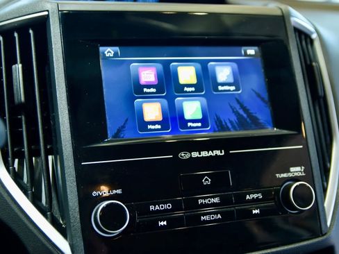 Used 2018 Subaru Impreza 2.0i Premium image 12