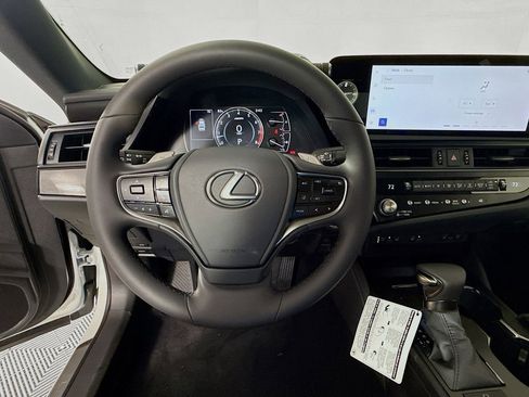 Used 2025 Lexus ES 350 w/ Premium Package image 10