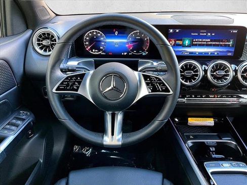 Used 2025 Mercedes-Benz GLB 250 image 7