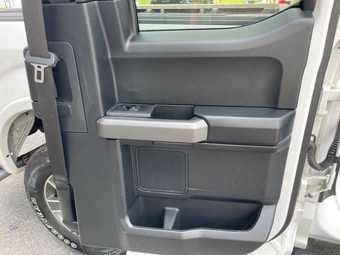 Used 2015 Ford F150 XLT w/ Equipment Group 302A Luxury image 28