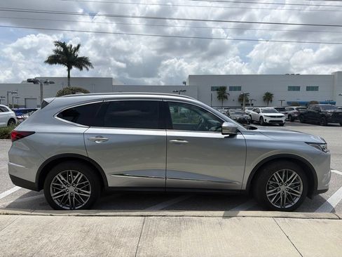 Used 2024 Acura MDX SH-AWD w/ Advance Package image 9
