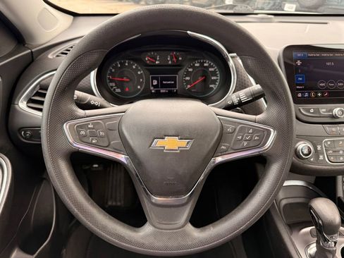 Used 2021 Chevrolet Malibu LT FWD image 19