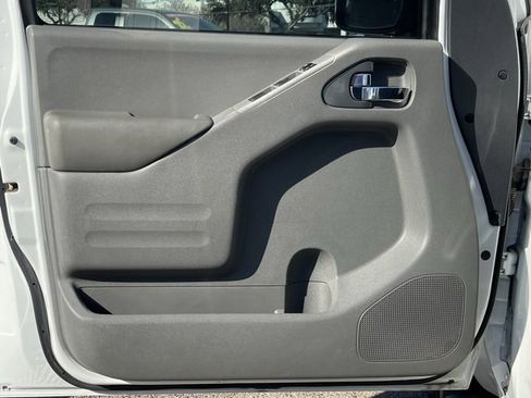 Used 2019 Nissan Frontier SV w/ Value Truck Package image 6