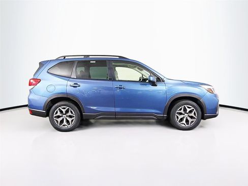 Used 2021 Subaru Forester Premium w/ Popular Package #1 AWD/4WD image 8