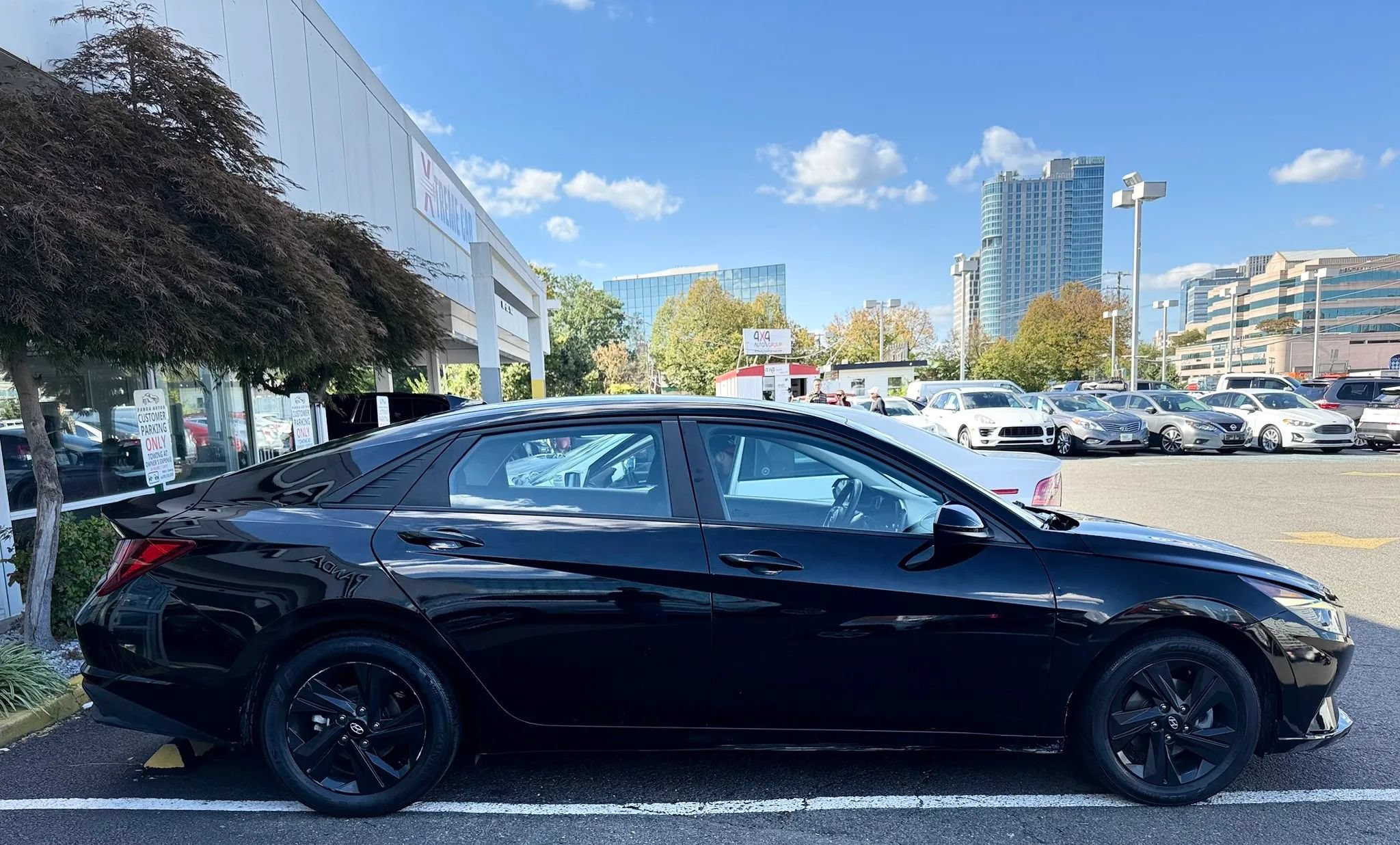 Used 2023 Hyundai Elantra SEL FWD image 8