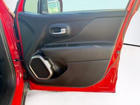 Used 2020 Jeep Renegade Limited AWD/4WD image 30