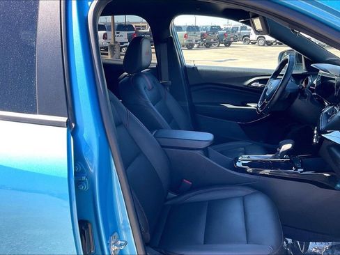 Used 2025 Chevrolet Trax RS w/ Driver Confidence Package image 25