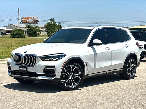 Used 2023 BMW X5 xDrive40i w/ Luxury Seating Package AWD/4WD image 2