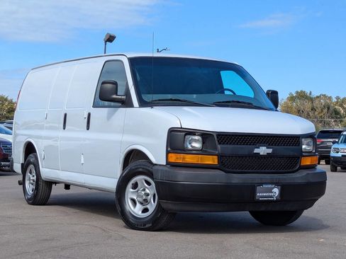 Used 2004 Chevrolet Express 1500 image 25