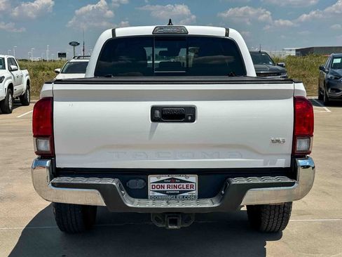 Used 2018 Toyota Tacoma TRD Off-Road RWD image 4