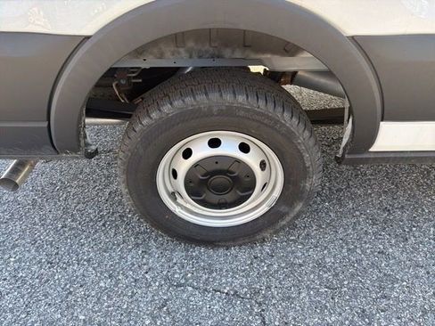 New 2024 Ford Transit 250 148 Medium Roof RWD image 11