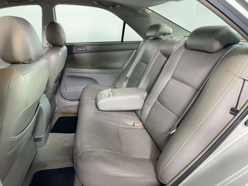 Used 2004 Toyota Camry LE image 23