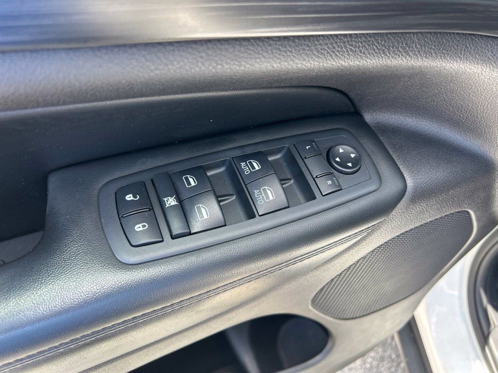 Certified 2019 Jeep Grand Cherokee Laredo RWD image 34