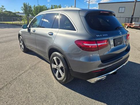 Used 2018 Mercedes-Benz GLC 300 4MATIC image 5