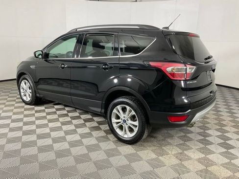 Used 2017 Ford Escape SE w/ Equipment Group 201A image 4