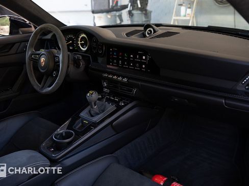 Used 2024 Porsche 911 GT3 RWD image 32