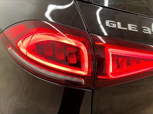 Used 2021 Mercedes-Benz GLE 350 4MATIC image 28