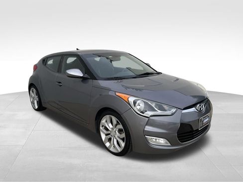 Used 2013 Hyundai Veloster w/ Style Pkg FWD image 3