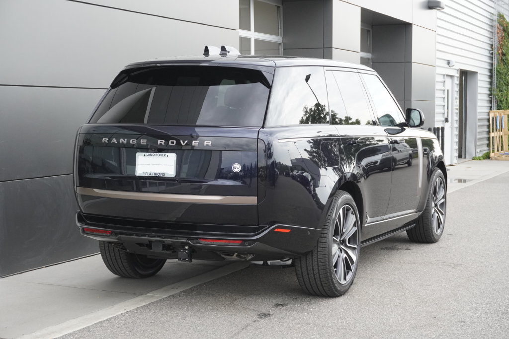 New 2026 Land Rover Range Rover SV AWD/4WD image 2