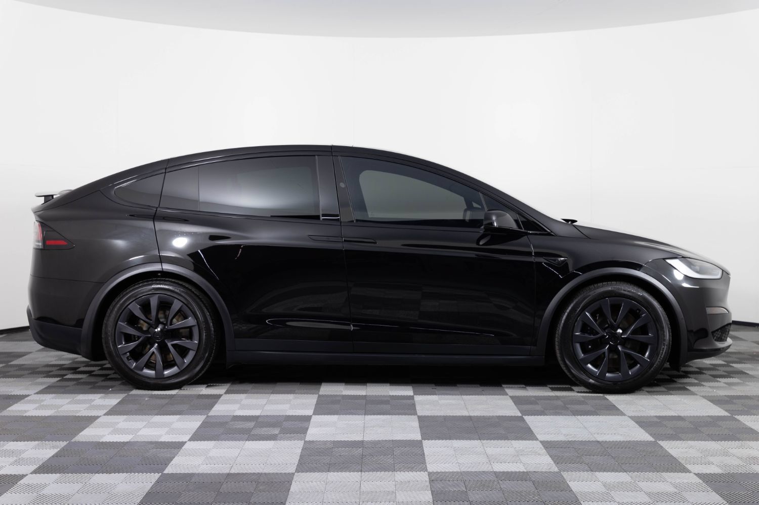 Used 2023 Tesla Model X AWD/4WD image 9