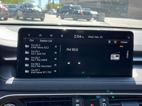 Used 2023 Genesis G70 2.0T image 19