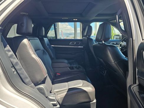 Used 2018 Ford Explorer Sport w/ Equipment Group 401A AWD/4WD image 11