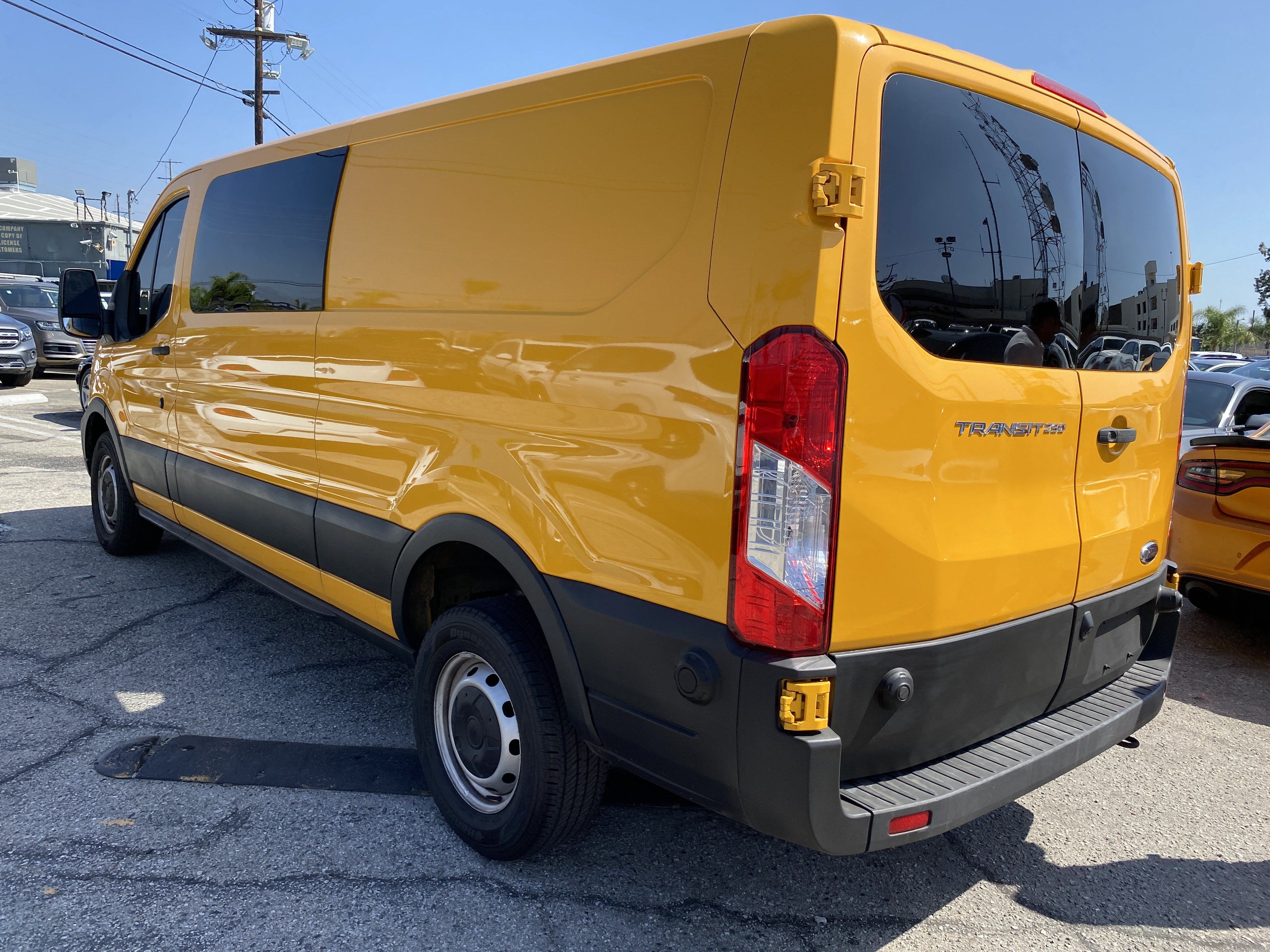 Used 2020 Ford Transit 250 130 Low Roof RWD image 12