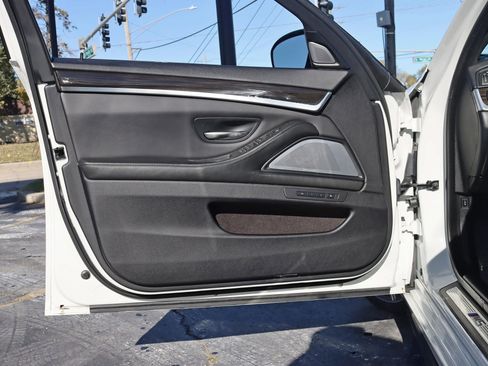 Used 2015 BMW M5 image 37