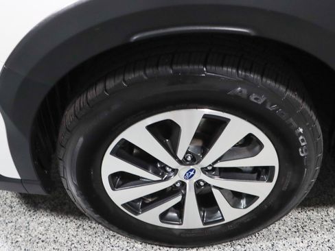 Used 2023 Subaru Outback Premium image 11