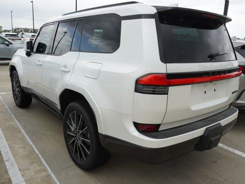 Used 2026 Lexus GX 550 w/ Accessory Package (2T) image 7