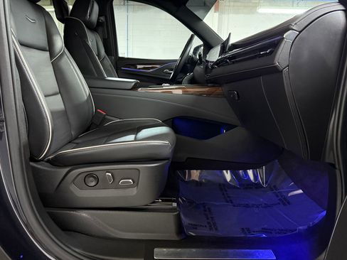 Certified 2023 Cadillac Escalade Premium Luxury image 56