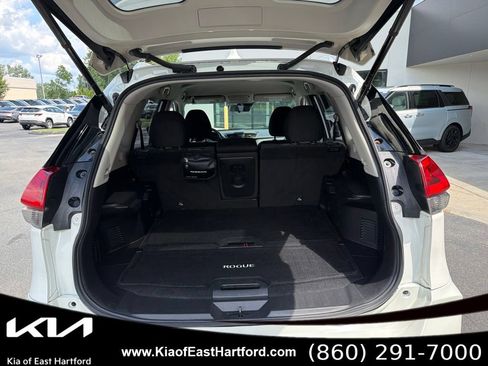Used 2019 Nissan Rogue SV w/ Premium Package AWD/4WD image 16