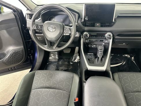Used 2025 Toyota RAV4 XLE FWD image 17