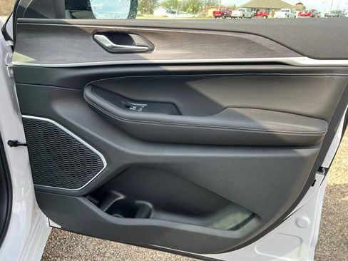 New 2026 Jeep Grand Cherokee Limited Reserve AWD/4WD image 15