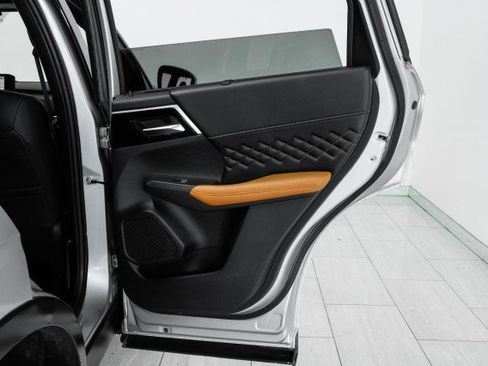 Used 2022 Mitsubishi Outlander SEL image 51