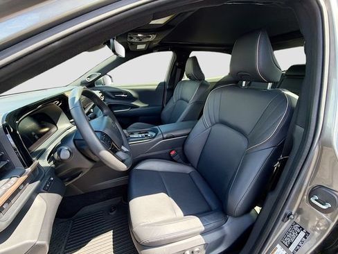 Used 2023 Toyota Crown w/ Advanced Technology Package AWD/4WD image 11