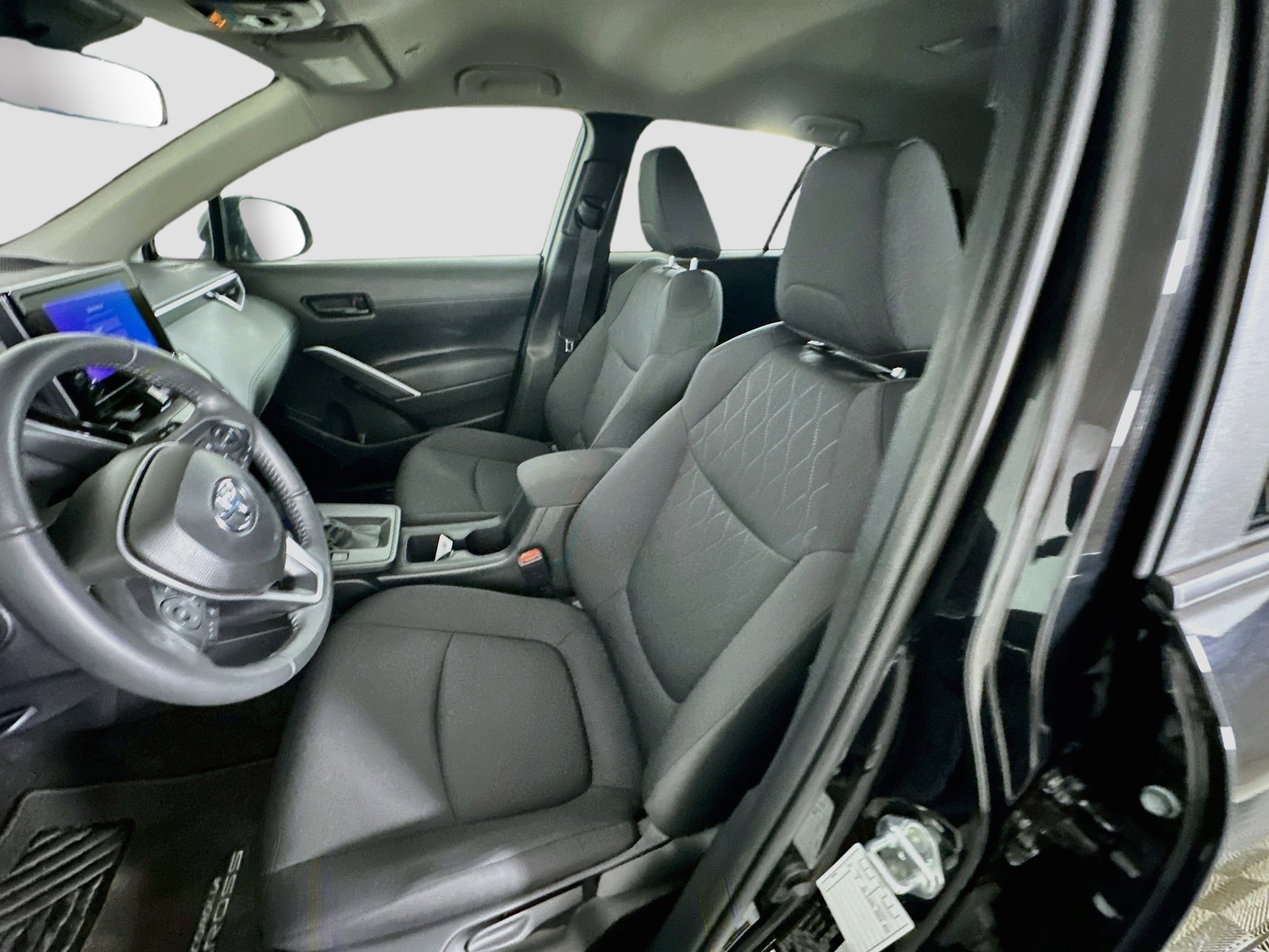 Used 2026 Toyota Corolla Cross LE FWD image 13