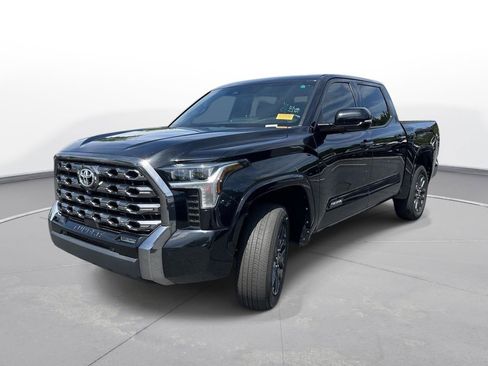 Used 2023 Toyota Tundra Platinum AWD/4WD image 2