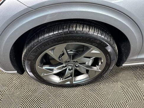 Used 2023 Genesis Electrified GV70 Advanced image 10