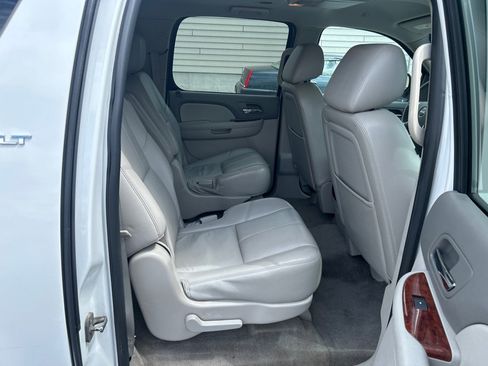 Used 2014 GMC Yukon XL SLT w/ SLT-2 Equipment Package AWD/4WD image 15