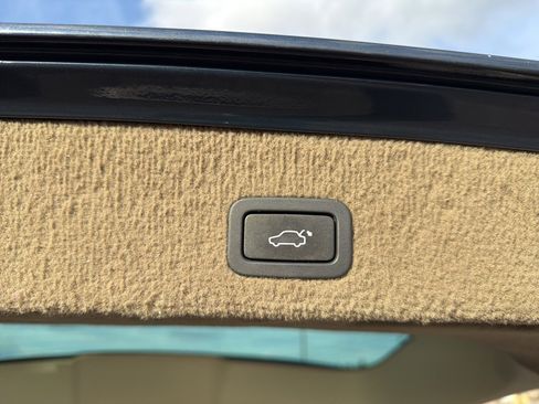 Used 2013 Volvo XC70 T6 image 26