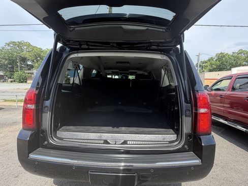 Used 2015 Chevrolet Suburban LTZ RWD image 8