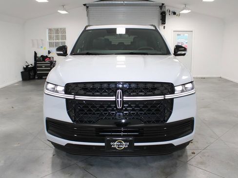 New 2025 Lincoln Navigator Reserve w/ Jet Appearance Package image 2