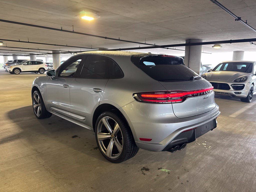 Certified 2024 Porsche Macan AWD/4WD image 3