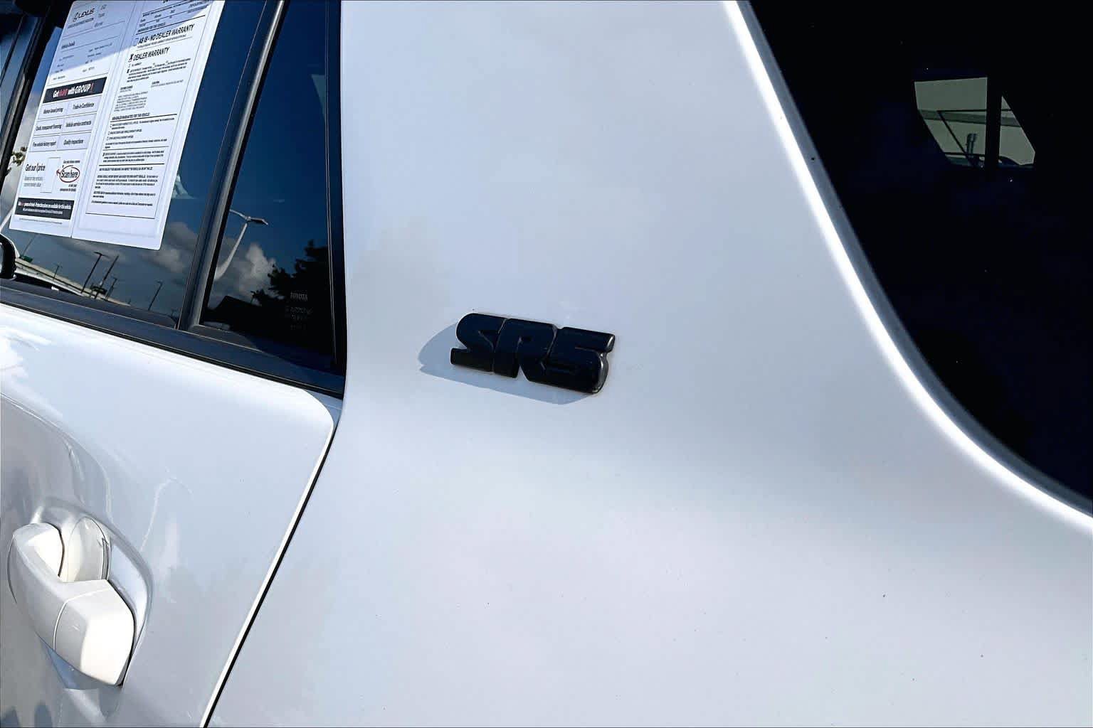 Used 2022 Toyota 4Runner SR5 Premium w/ Moonroof Package RWD image 9