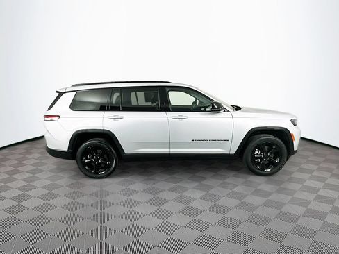 Used 2023 Jeep Grand Cherokee L Laredo AWD/4WD image 14